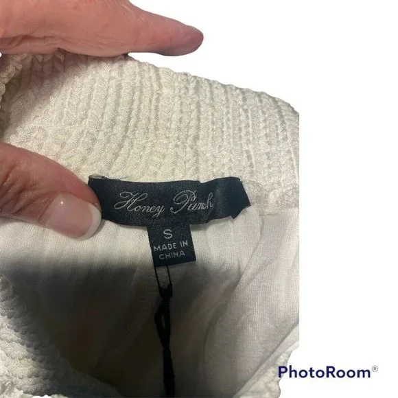 Honey Punch Elastic Tie Waist Ivory Shorts Small NWT - Picture 4 of 5